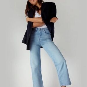 YOGA Chloe Straight Leg Jeans Light Wash NEW